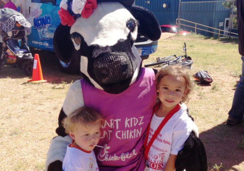 Chick-Fil-A Patriot’s Festival kids with mascot